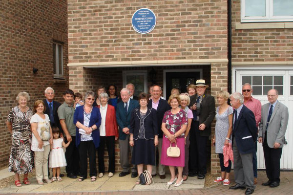 Terence Cuneo house plaque